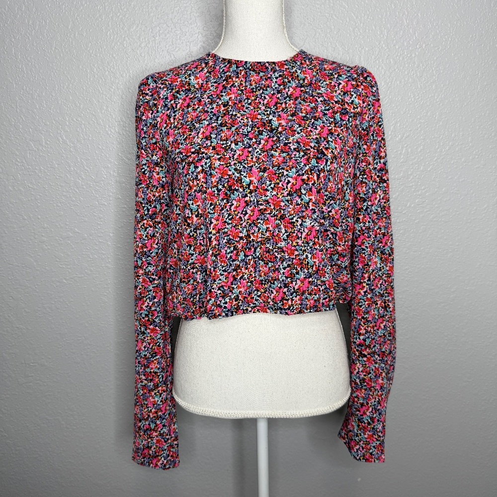 Pre-Owned Women AFRM multi-colored floral crop top Long‎ Sleeve